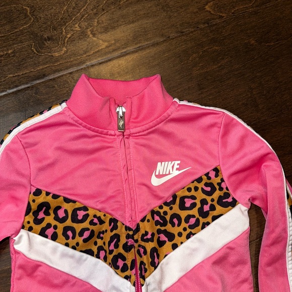 Toddler Girl Nike Jogging FZ Set Pink and Leopard Print Tracksuit Size 2T - Picture 2 of 16